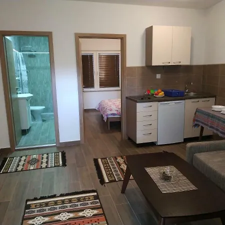 At George'S Apartments Ohrid Exterior photo