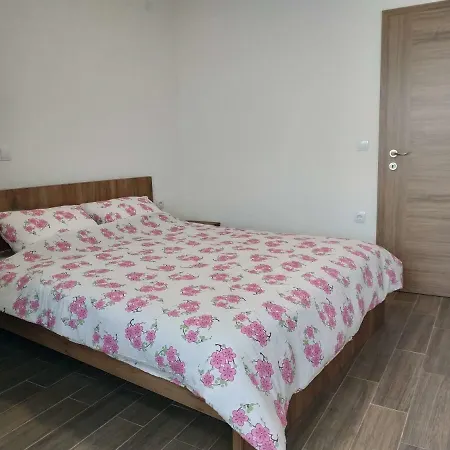 At George'S Apartments Ohrid Exterior photo