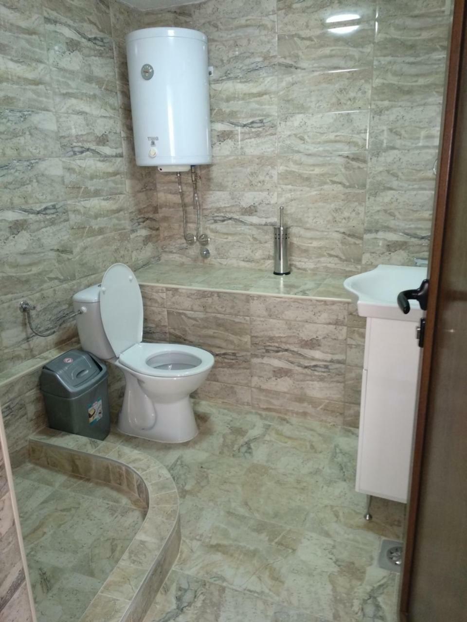 Apartment At George's *